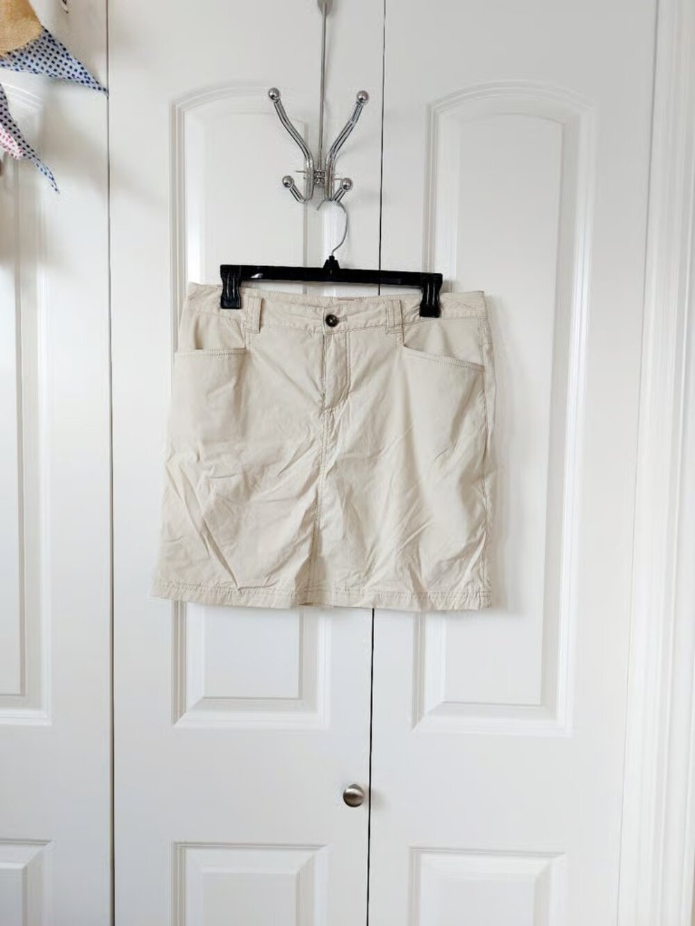 Khaki Skort athletic Eddie Bauer  Travel, hiking, athletic